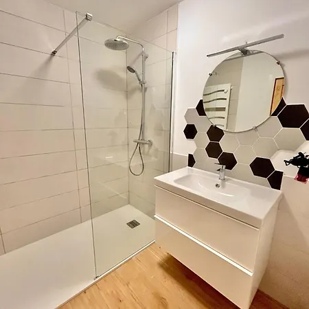 15 Personnes Sauna Et Jacuzzi