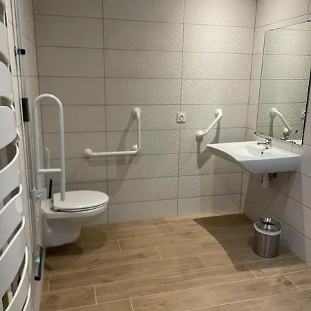 15 Personnes Sauna Et Jacuzzi