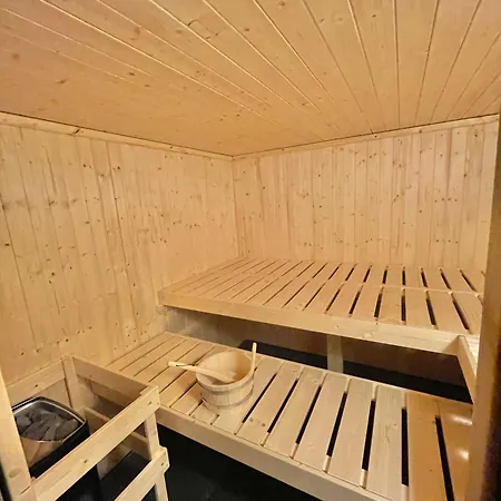 15 Personnes Sauna Et Jacuzzi Le Thillot