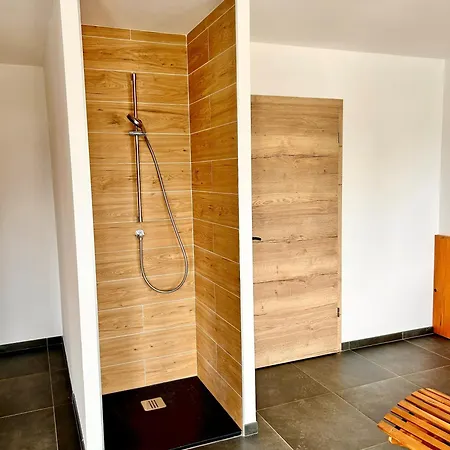 15 Personnes Sauna Et Jacuzzi *